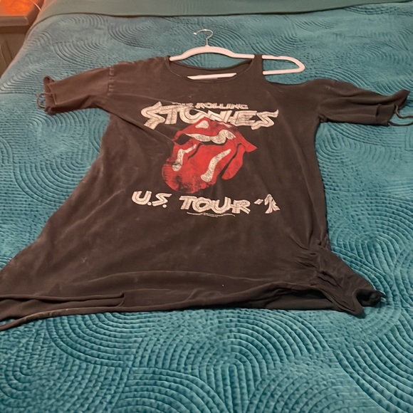 Distressed like new Rolling Stones band tee - Picture 2 of 8